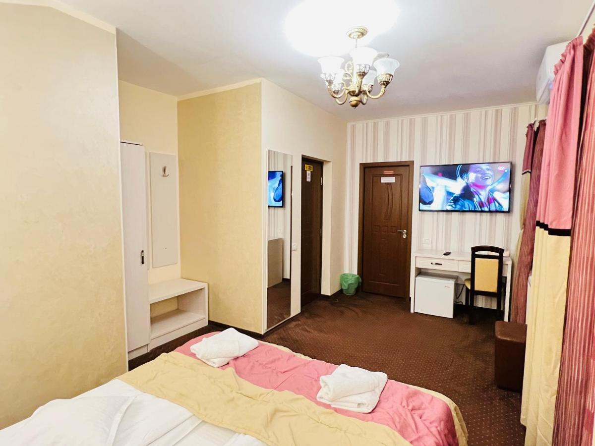 Pensiunea Ianis Piatra Neamţ Exterior foto